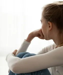 Teenager uncomfortable in her skin